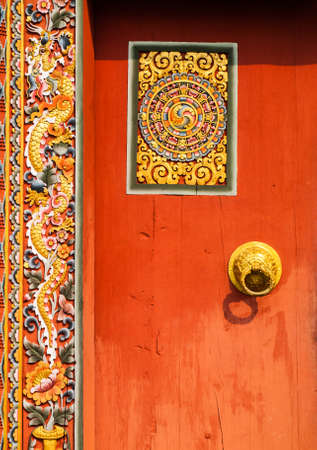 Simple home remedies to fix Vastu Dosh at main entrance door in Hindi style